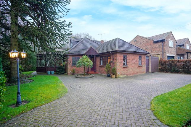 4 bed property, in Wood Lane, £725,000