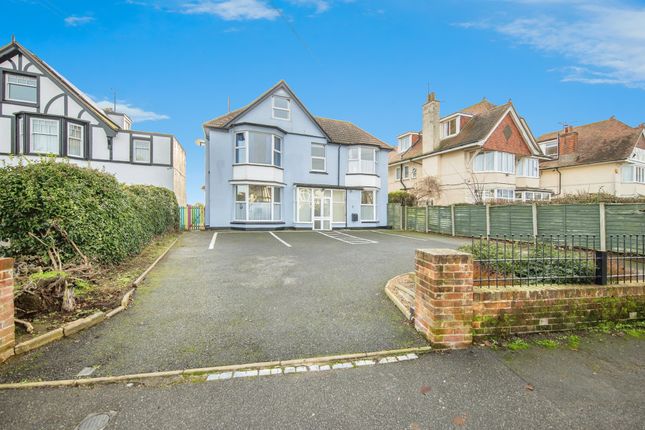 8 bed property, in Fronks Road, £400,000