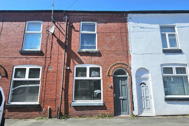 2 bed property, in Thornwood Avenue, £150,000