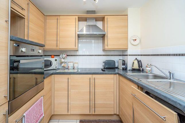 2 bed property, in Clarence Street, £320,000