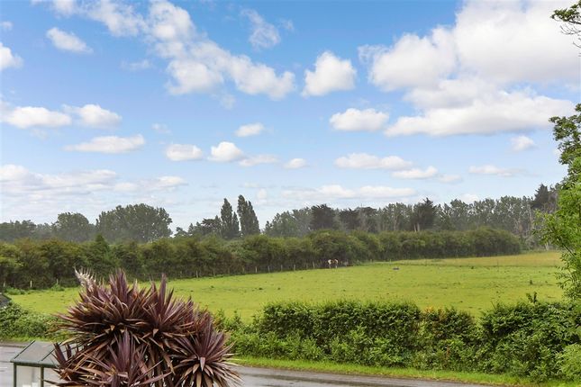 3 bed property, in Main Road, £350,000