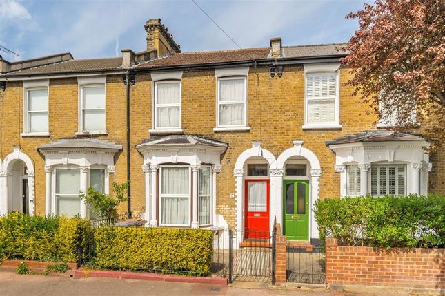 3 bed property, in Edric Road, £775,000
