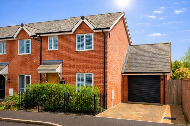 3 bed property, in Ash Way, £450,000