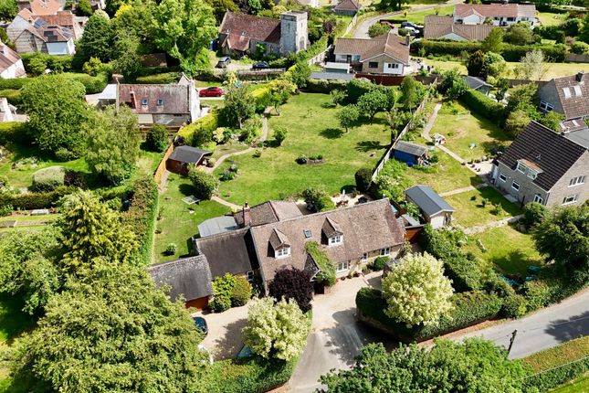 5 bed property, in Lynfield, £750,000