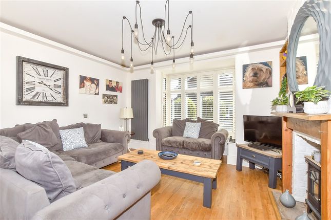 3 bed property, in Sunningdale Road, £370,000