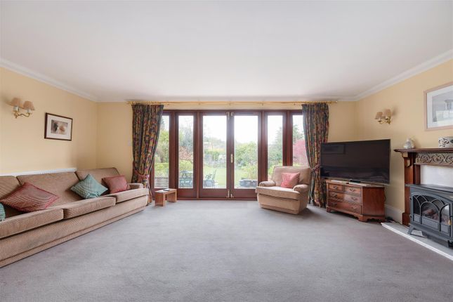 4 bed property, in Bents Road, £825,000