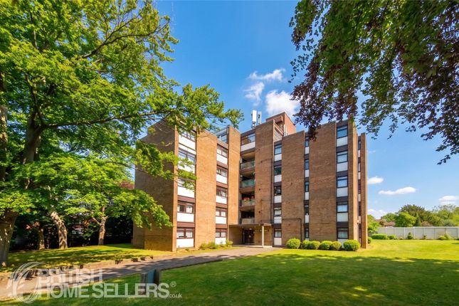 2 bed property, in Woodcote Road, £245,000