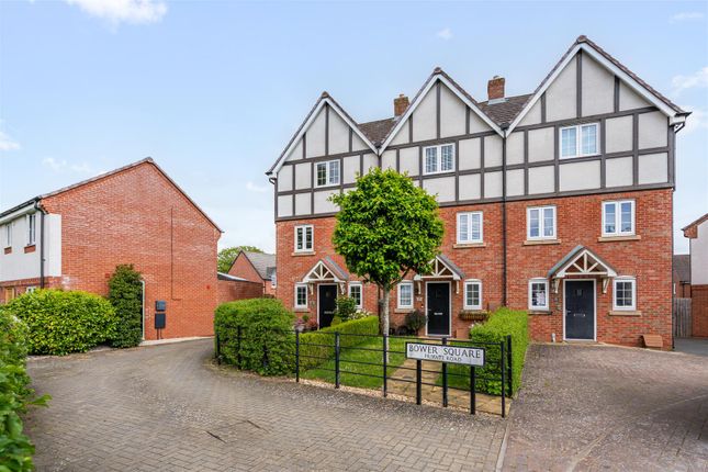 3 bed property, in Bower Square, £450,000