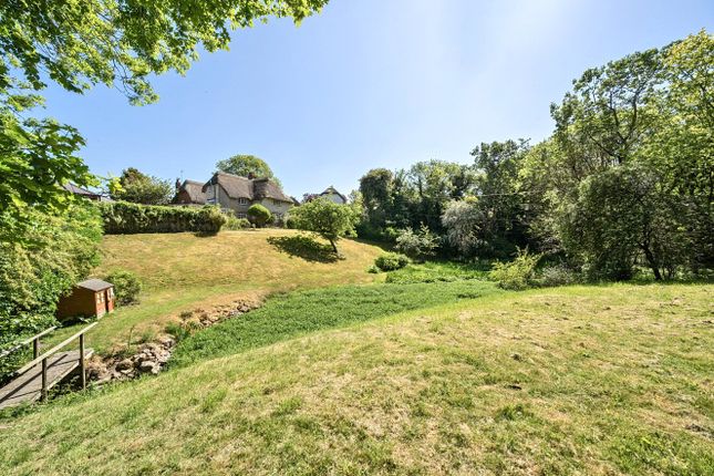 6 bed property, in Cues Lane, £850,000