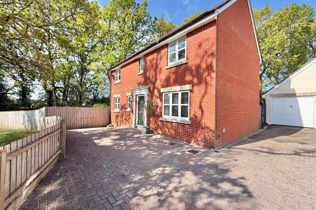 4 bed property, in Fairby Close, £425,000