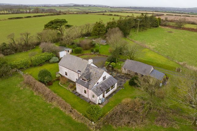 4 bed property, in Llanarth, £450,000