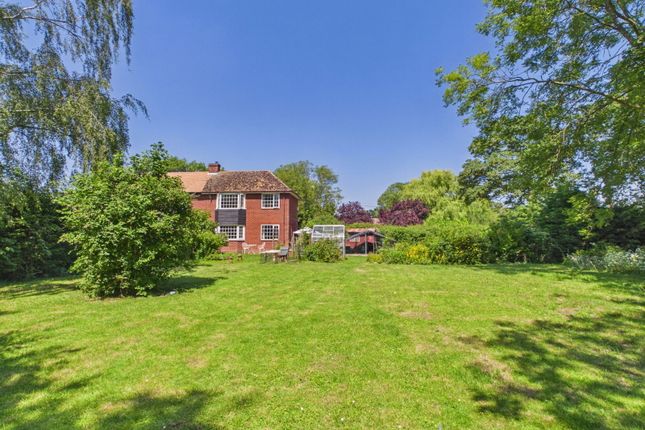 2 bed property, in The Green, £375,000