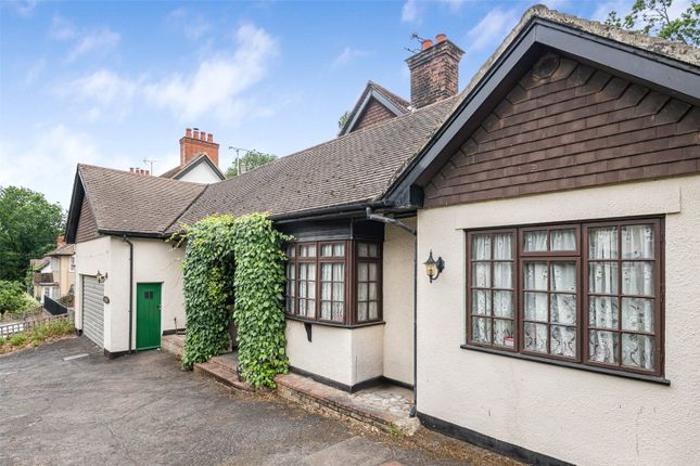 5 bed property, in Gills Hill, £1,400,000