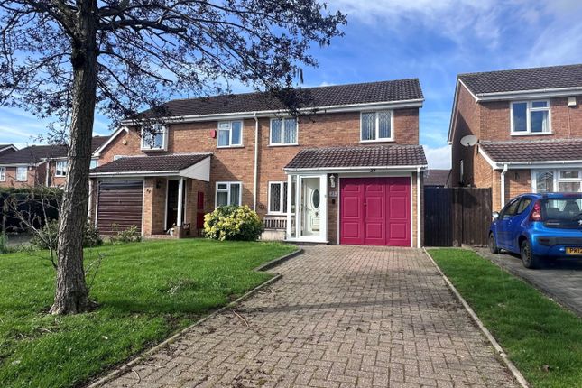 3 bed property, in Falstaff Close, £340,000