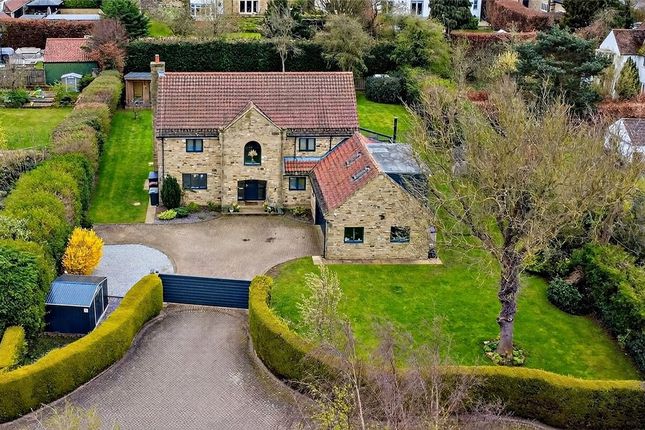 5 bed property, in Maple Gardens, £1,395,000