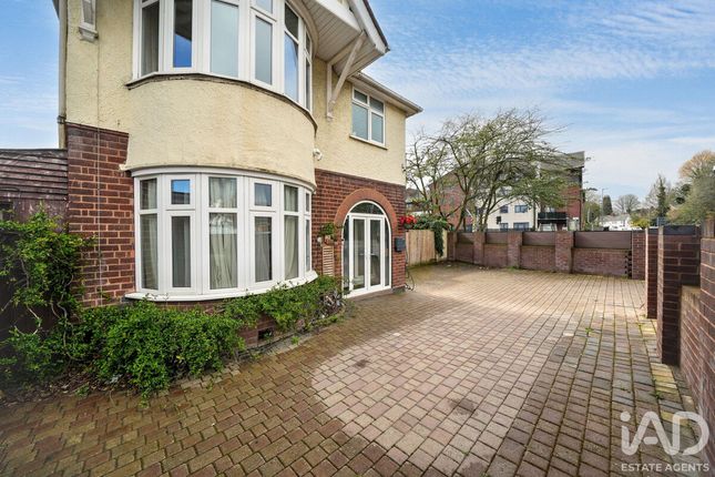 3 bed property, in Bilston Lane, £350,000
