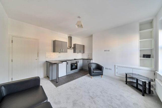 2 bed property, in Copnor Road, £160,000