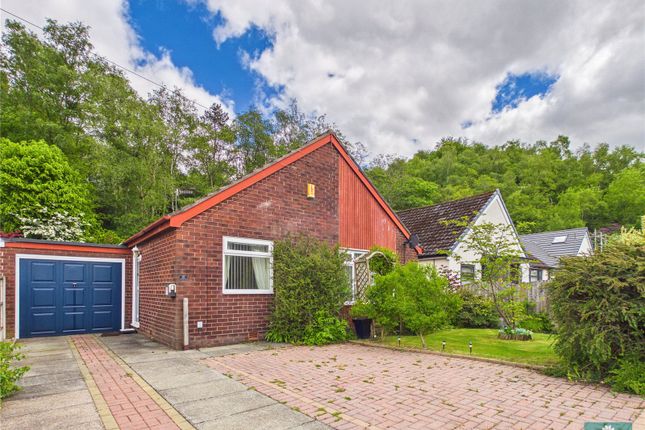 2 bed property, in Cliff Hill Rd Shaw, £285,000