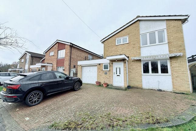 4 bed property, in Farm Drive, £625,000