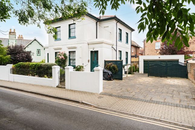 5 bed property, in Grafton Road, £1,000,000