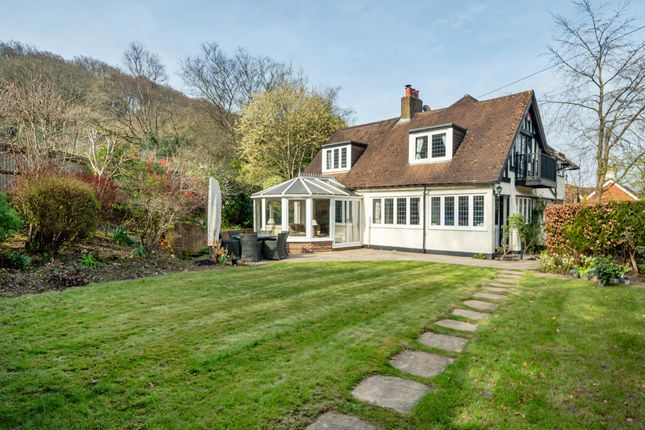 4 bed property, in Bell Road, £995,000