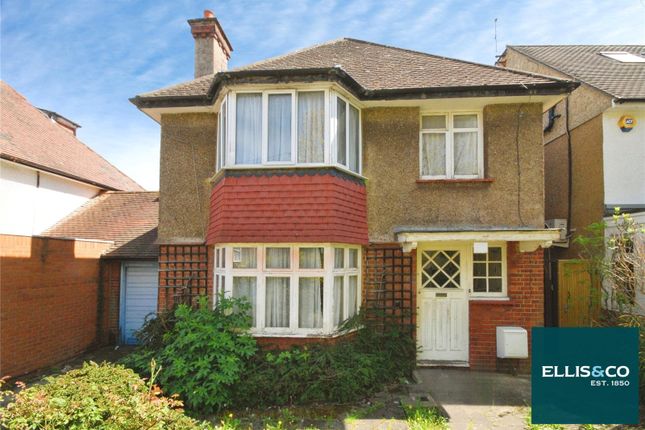 3 bed property, in Elm Park Gardens, £950,000