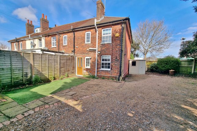 2 bed property, in Waterloo Road, £255,000