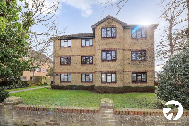 1 bed property, in Erith Road, £170,000