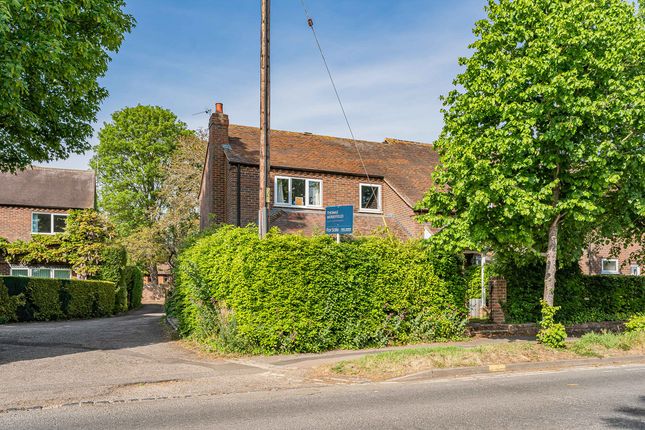 4 bed property, in Crowmarsh Gifford, £695,000