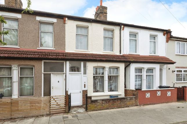 2 bed property, in Brettenham Road, £390,000