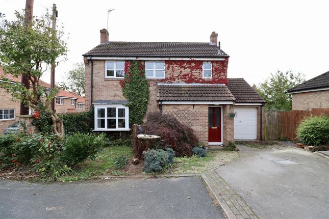 3 bed property, in Eastwold, £240,000