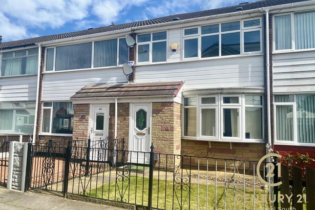 3 bed property, in Selside Lawn, £145,000