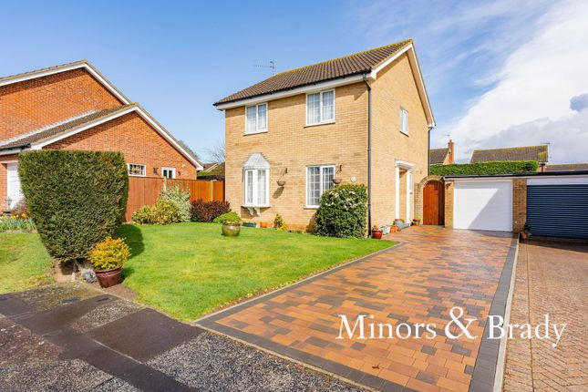 4 bed property, in Tenterden Close, £310,000