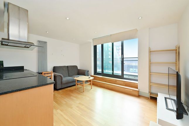 2 bed property, in Millharbour, £375,000