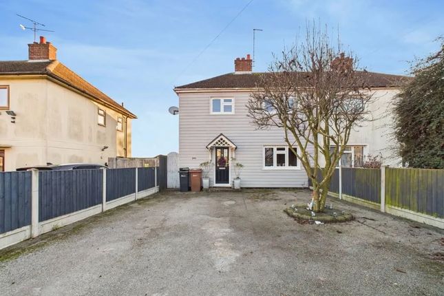 3 bed property, in Meadow Road, £249,950