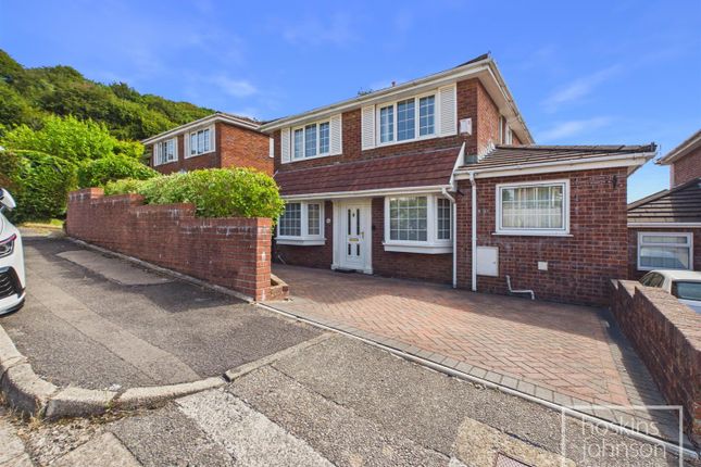 4 bed property, in Graigwen Parc, £310,000