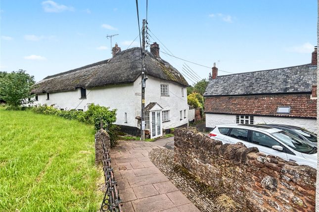 2 bed property, in Pond Hill, £175,000