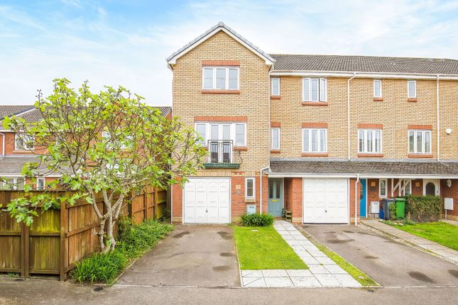 4 bed property, in Wyncliffe Gardens, £350,000