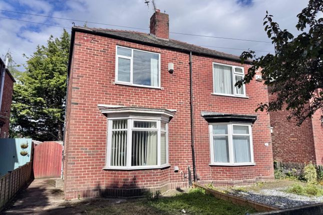 2 bed property, in Hewitson Road, £80,000
