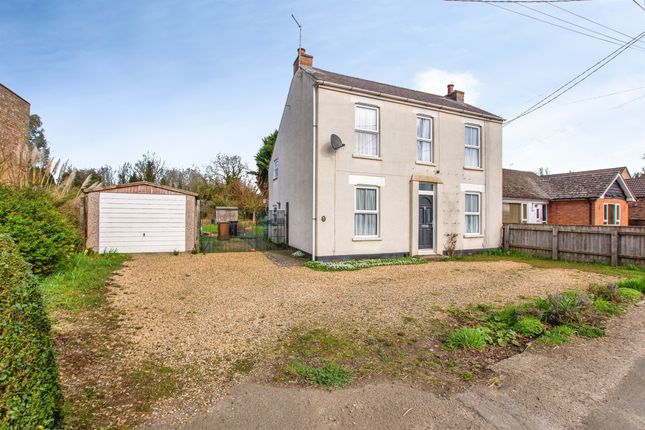 3 bed property, in Elm High Road, £270,000