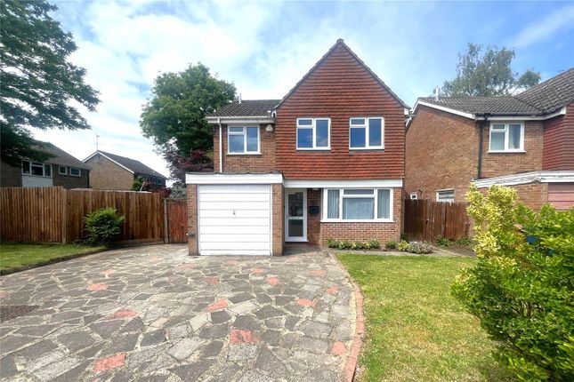 4 bed property, in Badshot Park, £575,000