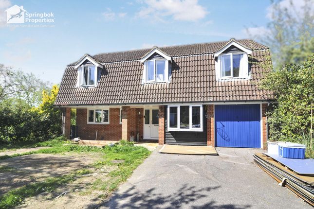 5 bed property, in Hoover Close, £520,000