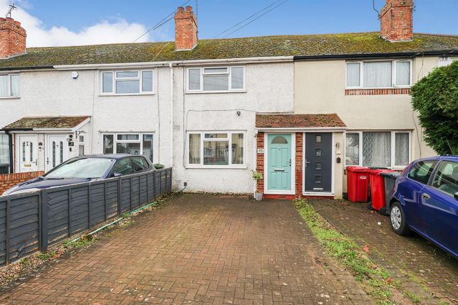 2 bed property, in Dennis Way, £375,000