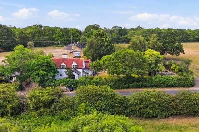 3 bed property, in Wivenhoe Road, £795,000