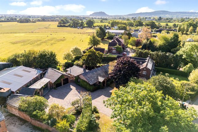 3 bed property, in Hoofield Lane, £645,000