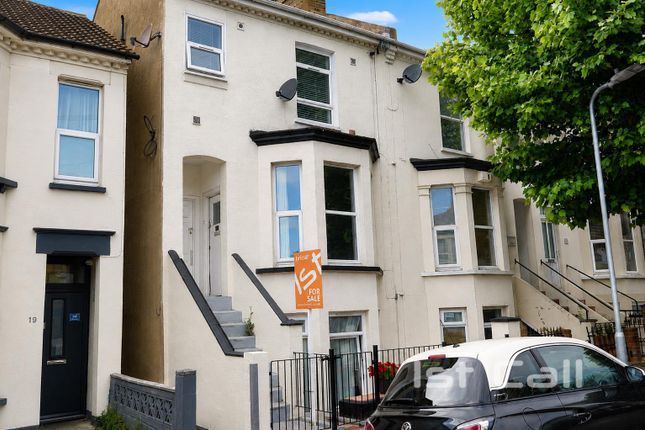 1 bed property, in Hartington Road, £150,000