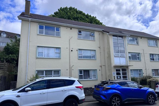 2 bed property, in Moorland Road, £75,000