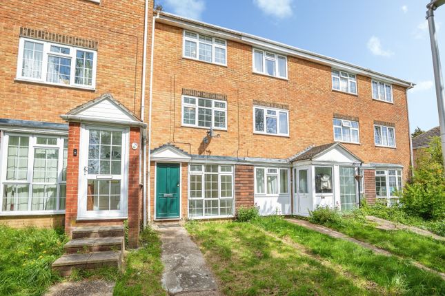 4 bed property, in Beacon Road, £270,000
