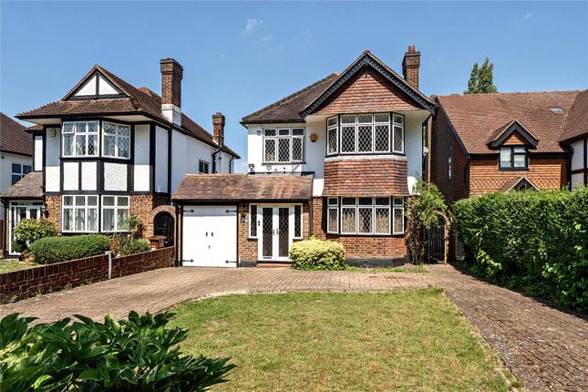 3 bed property, in Woodland Way, £950,000