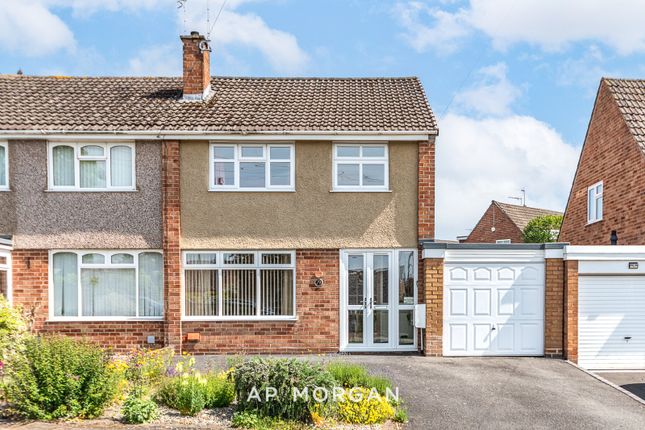 3 bed property, in Alcester Road, £300,000
